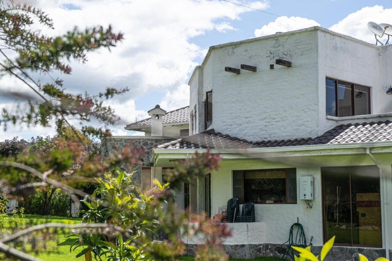 Sobre Piedras Lodge And Family Otavalo Exterior photo